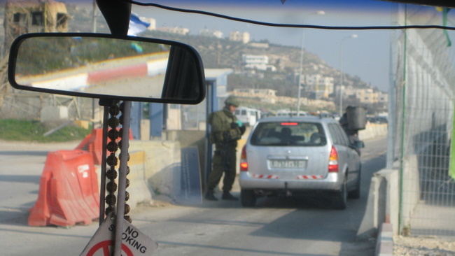 Check-point (contrôle militaire) sur la route de Rammallah